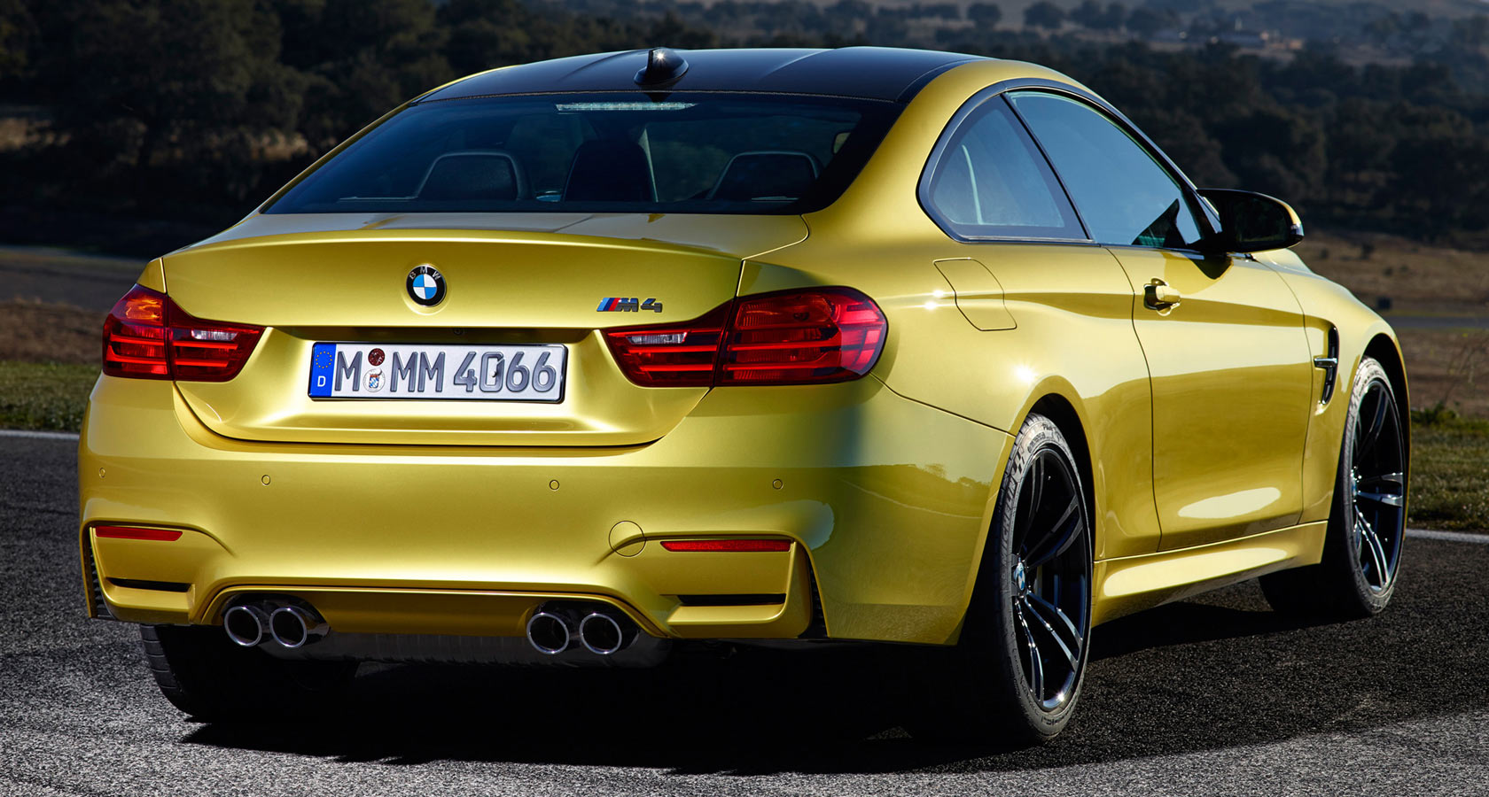 2015-BMW-M4.jpg